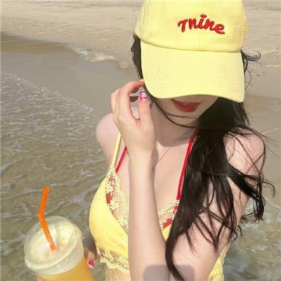 他从火光中走来